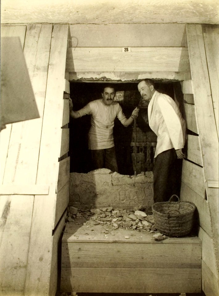 Tutankhamun tomb photographs 4 291
