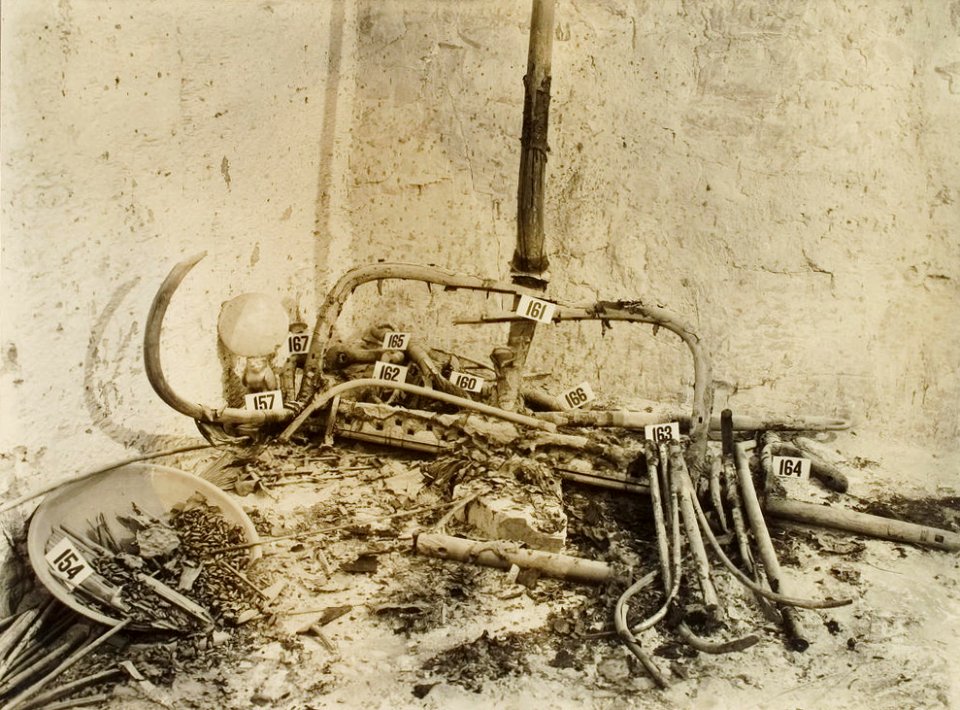 Tutankhamun tomb photographs 2 045