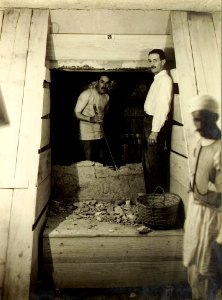 Tutankhamun tomb photographs 4 290
