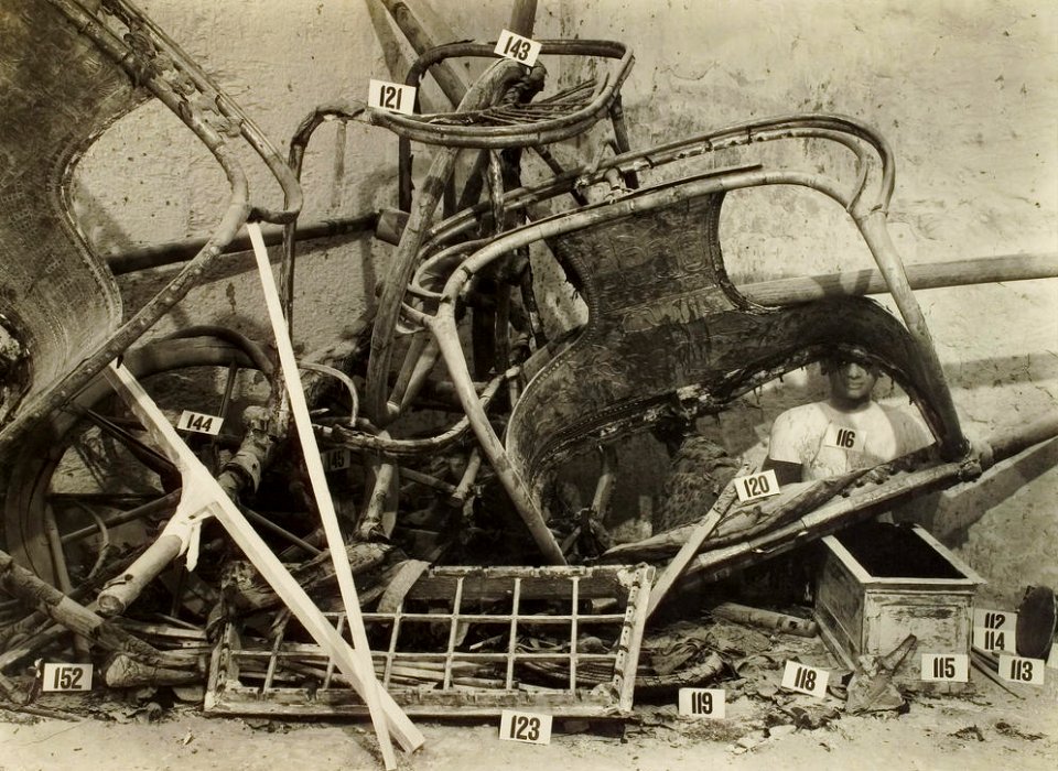 Tutankhamun tomb photographs 2 035