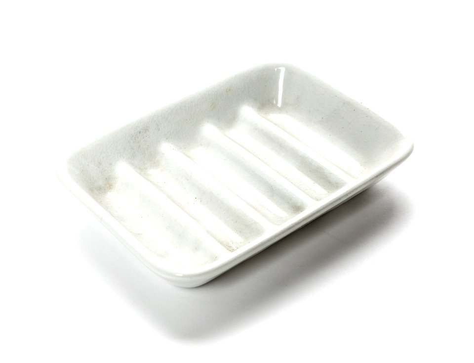 Tvålkopp av vitglaserat flintporslin, 1800-tal - Skoklosters slott - 108372
