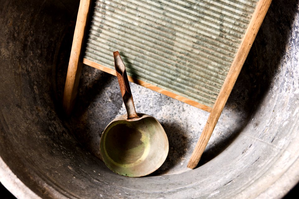 Tvättbalja, tvättbräde och skopa - Hallwylska museet - 85978