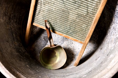 Tvättbalja, tvättbräde och skopa - Hallwylska museet - 85978