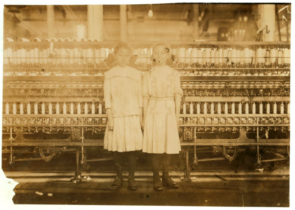 Twin sisters Winnie and Jimmie. Spinners in Yazoo City (Miss.) Yarn Mills. Said thirteen years old, but see photo and label 2102. LOC nclc.02101