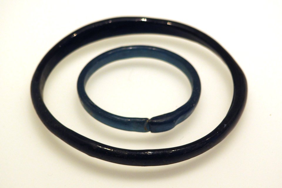 Two bracelets-Inv 010667-Inv 008701-P8190082