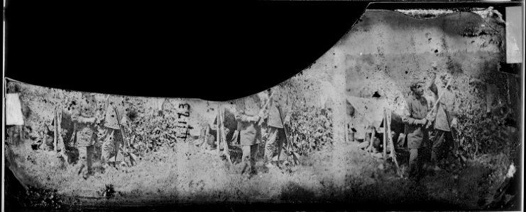Two soldiers - NARA - 529580