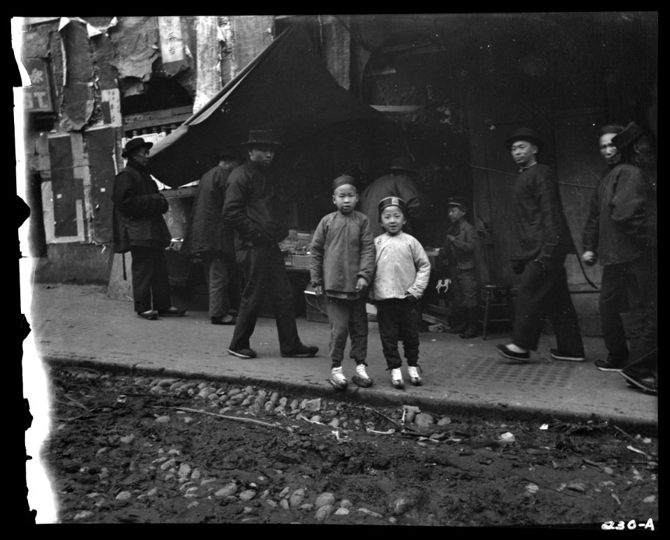 Two sheenies, Chinatown, San Francisco LOC agc.7a09014