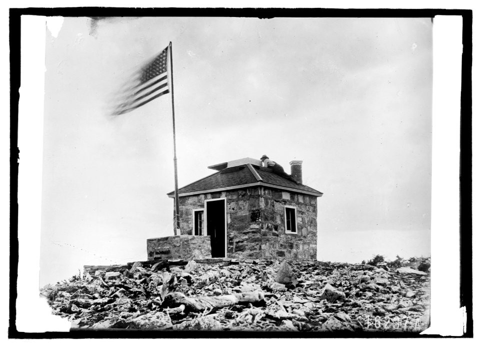Type of lookout station in Rocky Mountains LCCN2016821276