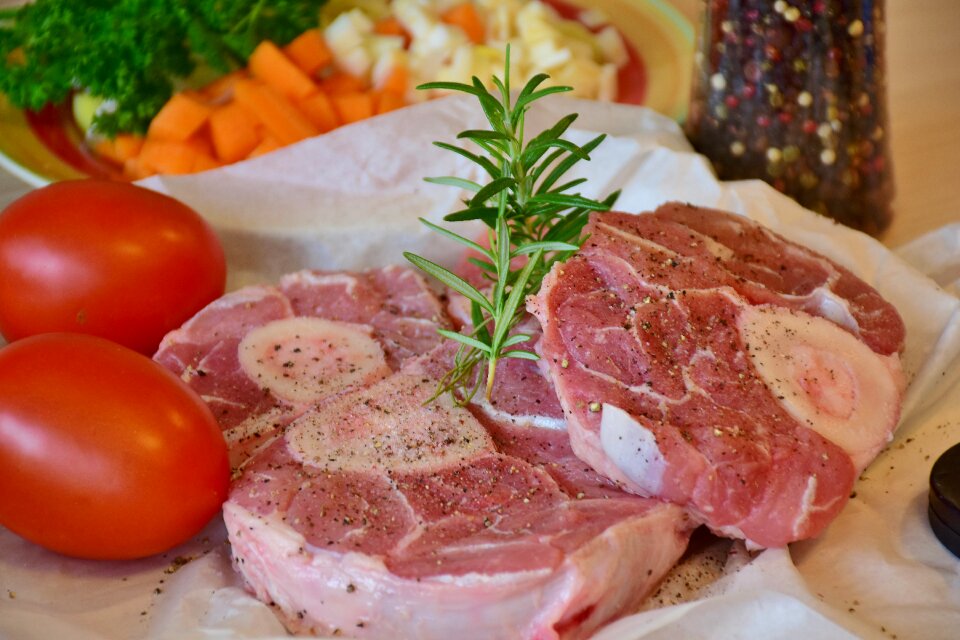 Beef osso buco leg slices
