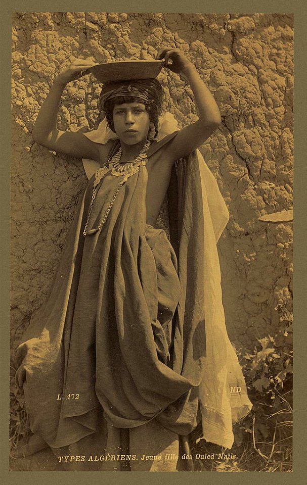Types Algériens. Jeune fille des Ouled Naı̈ls - ND. LCCN2004666955
