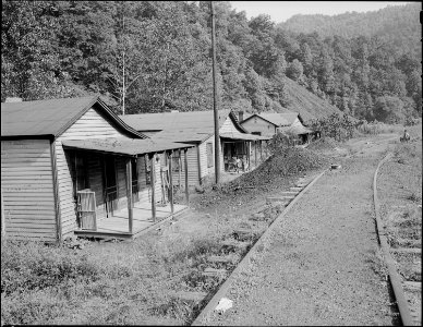 Typical house. Kingston Pocahontas Coal Company, Exeter Mine, Welch, McDowell County, West Virginia. - NARA - 540723