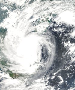 Typhoon Xangsane 2006-10-01 0156