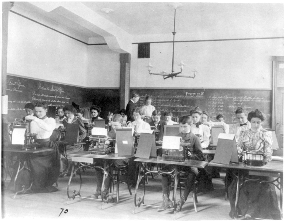 Typing class at Business High School, Wash. D.C. LCCN2016647979