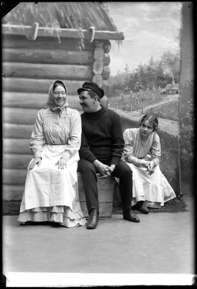 Tyra Dörum, Axel Nilsson and Hildur Lithman in Min ska du bli at Folkteatern 1907 - SMV - NL063