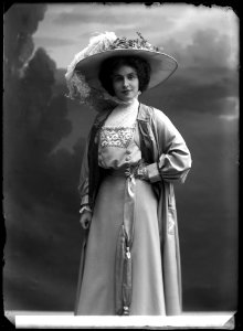 Tyra Zanderholm as Jeannine in Hennes syster at Dramaten 1908 - SMV - GZ008