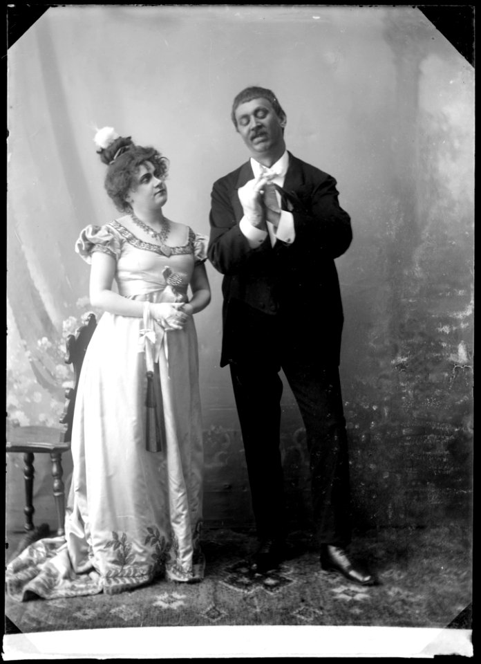 Tyra Leijman and Carl Deurell in Kalle Munter at Södra teatern 1906 - SMV - GL036