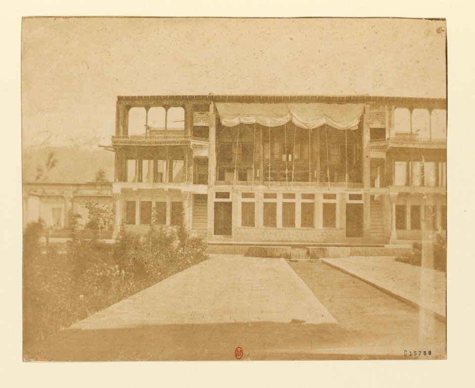 Téhéran. Entrée du Nizamiyeh