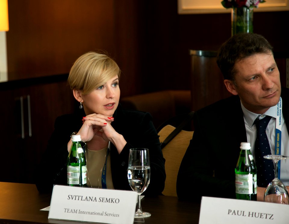 U.S. Ambassador Marie L. Yovanovitch travels to Kharkiv, Roundtable with business and financial leaders, September 23, 2016 (29996319352)