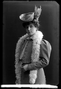 Tyra Zanderholm, actor, portrait 1907 - SMV - NZ011