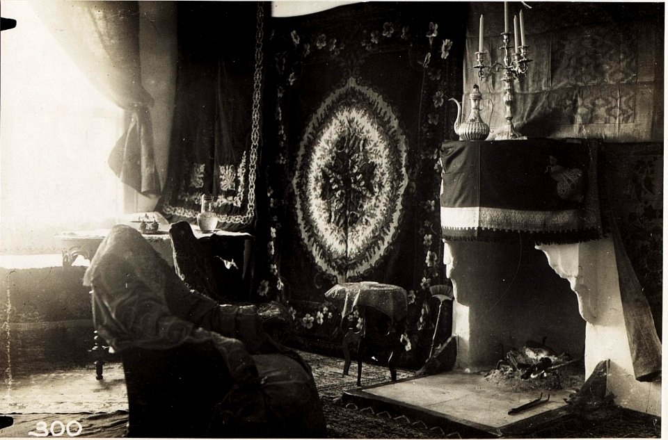 Türkisches Schlafzimmer im Hause der Schwester Essad Pascha. (BildID 15573561)