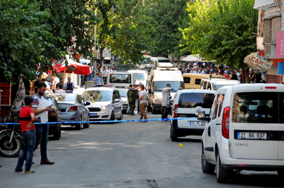 Türkiye’de Asker ve Polise Saldırı - 2 Ölü 4