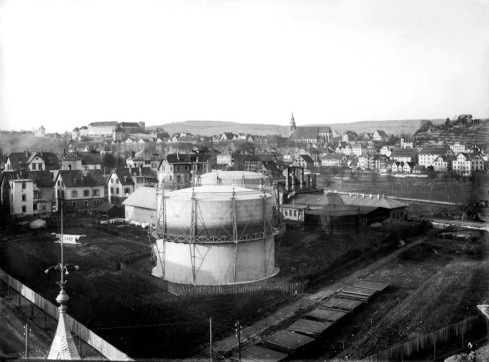Tübingen, Totale mit Gasometer, 1902
