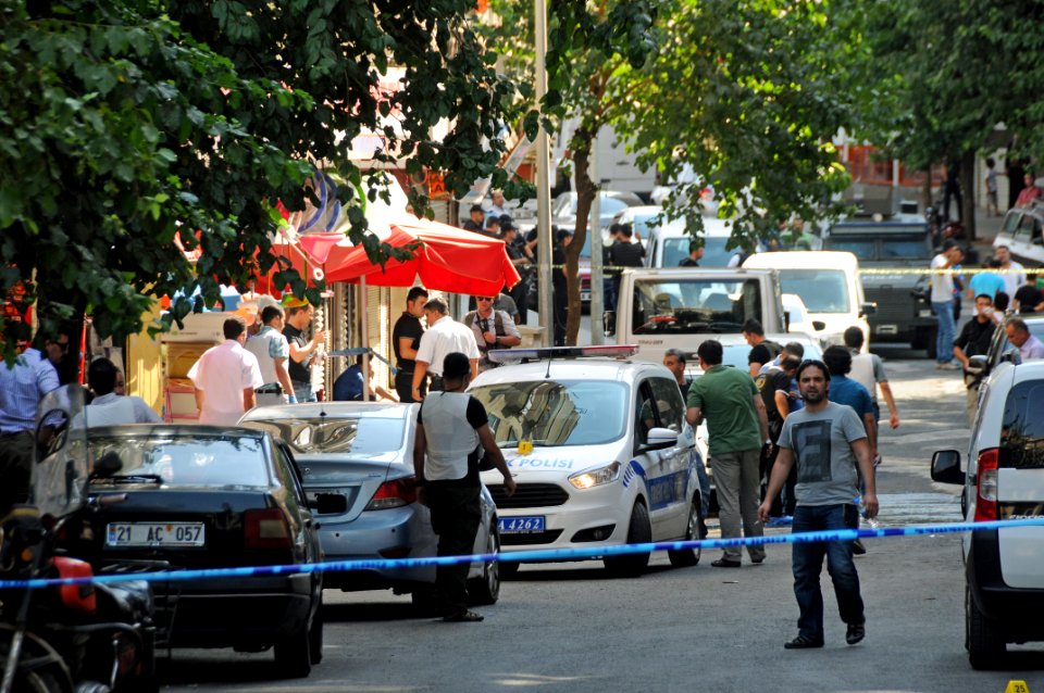 Türkiye’de Asker ve Polise Saldırı - 2 Ölü 2