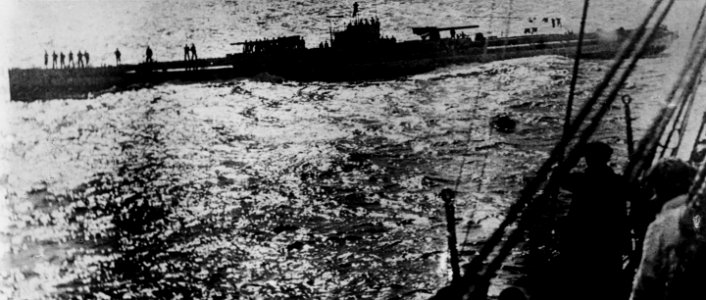 U-151 (ship, 1917) - NH 114 German U-151 at sea - cropped