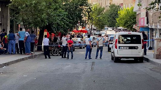 Türkiye’de Asker ve Polise Saldırı - 2 Ölü 3