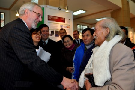 U.S. Ambassador David Shear opens safe medicine exhibition in Hanoi (6639720157)