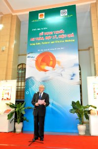 U.S. Ambassador David Shear opens safe medicine exhibition in Hanoi (6639677889)