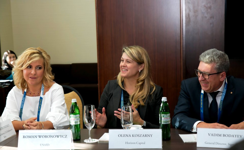 U.S. Ambassador Marie L. Yovanovitch travels to Kharkiv, Roundtable with business and financial leaders, September 23, 2016 (29996316672)