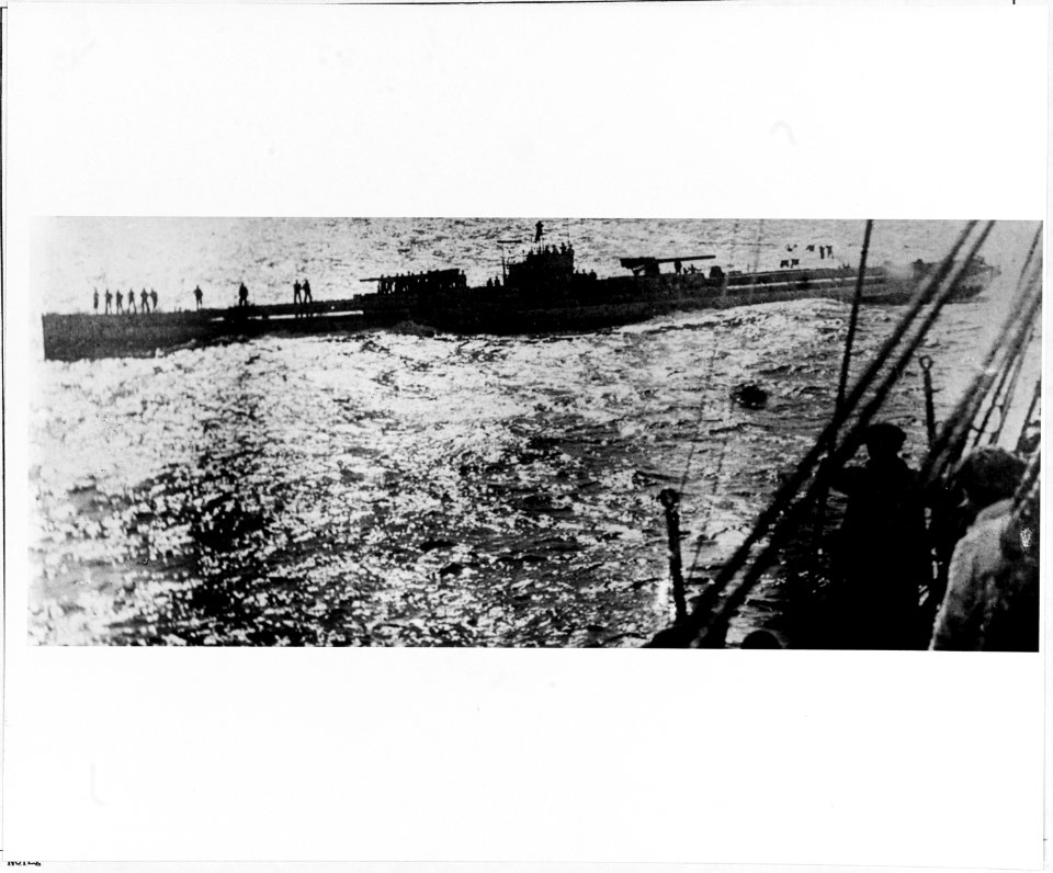 U-151 (ship, 1917) - NH 114 German U-151 at sea