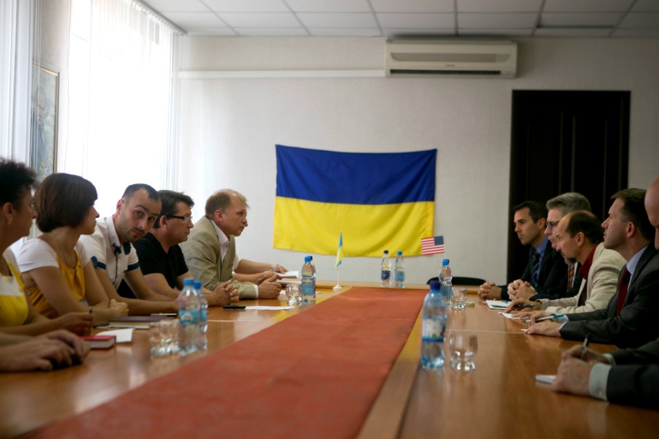 U.S. Ambassador to Ukraine Geoffrey Pyatt and U.S. Ambassador to the OSCE Daniel Baer Travel to Donetsk Oblast, July 30, 2015 (19549313974)