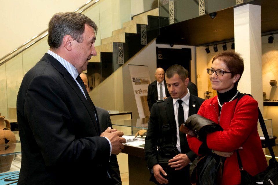 U.S. Ambassador Marie L. Yovanovitch travels to Kharkiv, Kharkiv Karazin national University, September 22, 2016 (29857265760)