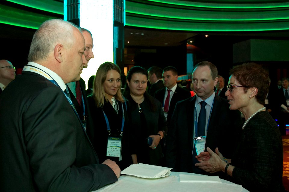 U.S. Ambassador Marie L. Yovanovitch travels to Kharkiv, Kharkiv Investment Forum, September 23, 2016 (29524558154)