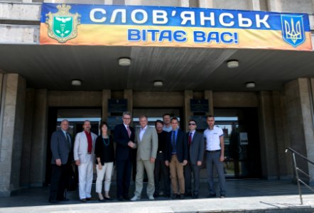 U.S. Ambassador to Ukraine Geoffrey Pyatt and U.S. Ambassador to the OSCE Daniel Baer Travel to Donetsk Oblast, July 30, 2015 (19549309024)