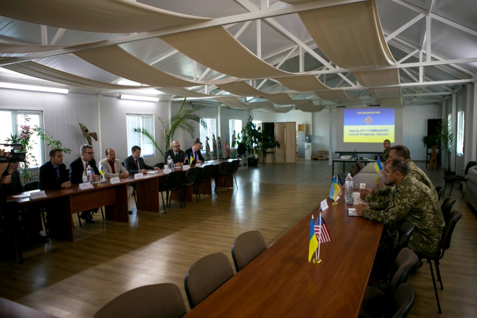 U.S. Ambassador to Ukraine Geoffrey Pyatt and U.S. Ambassador to the OSCE Daniel Baer Travel to Donetsk Oblast, July 30, 2015 (19983968630)