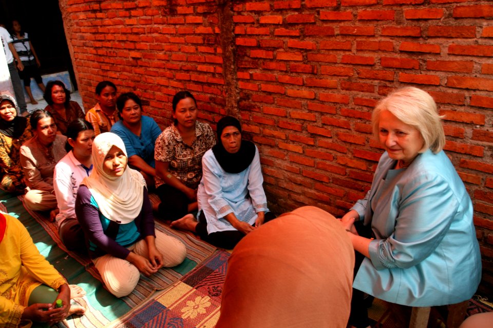 U.S. Ambassador Melanne Verveer visits USAID sponsored microfinance project (5784957926)