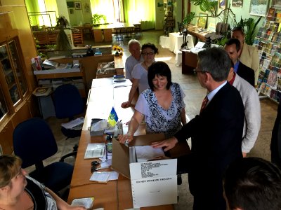 U.S. Ambassador to Ukraine Geoffrey Pyatt and U.S. Ambassador to the OSCE Daniel Baer Travel to Donetsk Oblast, July 30, 2015 (19636795913)