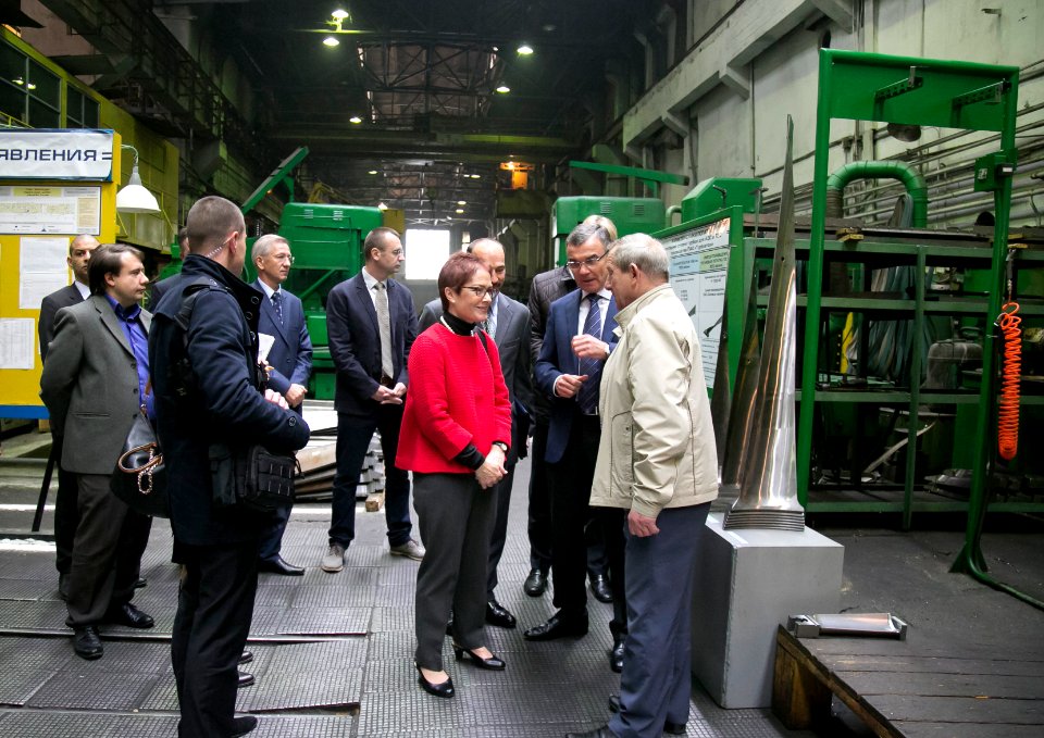 U.S. Ambassador Marie L. Yovanovitch travels to Kharkiv, Tour of Turboatom Generator Production Facility, September 22, 2016 (29856842370)