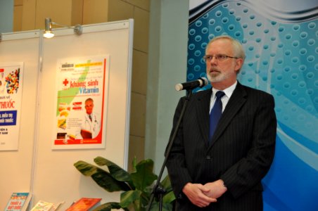 U.S. Ambassador David Shear opens safe medicine exhibition in Hanoi (6639683741)