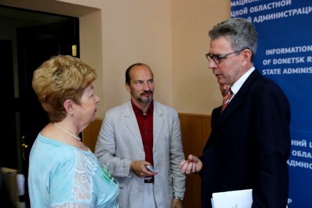U.S. Ambassador to Ukraine Geoffrey Pyatt and U.S. Ambassador to the OSCE Daniel Baer Travel to Donetsk Oblast, July 30, 2015 (20071020069)