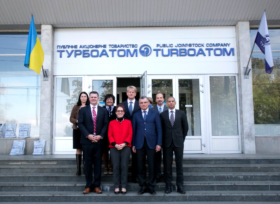 U.S. Ambassador Marie L. Yovanovitch travels to Kharkiv, Tour of Turboatom Generator Production Facility, September 22, 2016 (29523793063)
