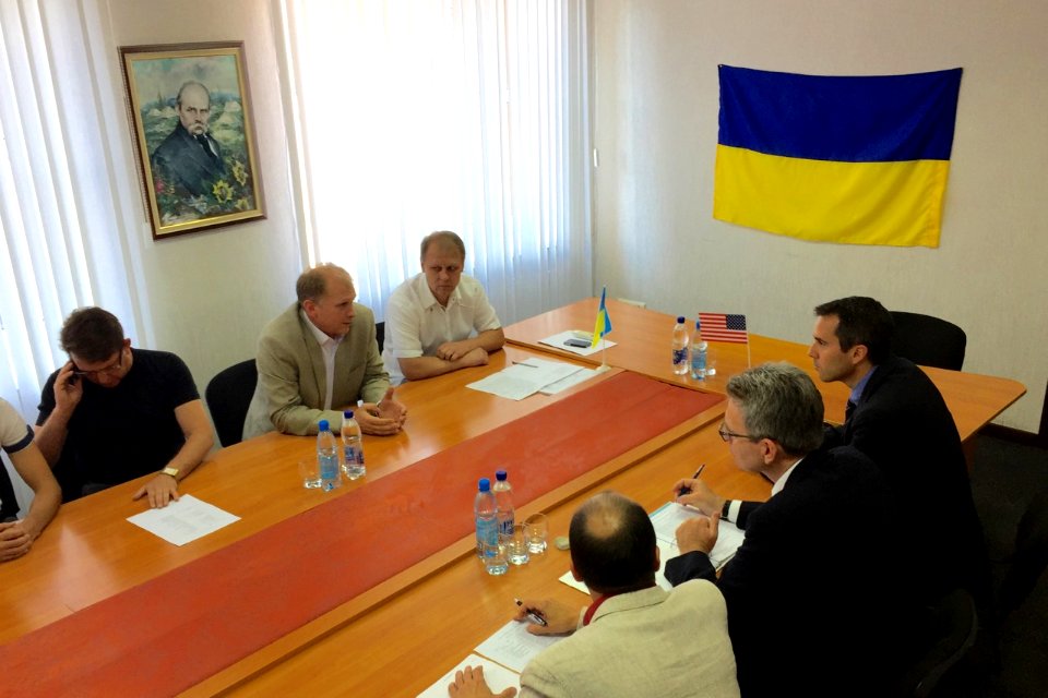 U.S. Ambassador to Ukraine Geoffrey Pyatt and U.S. Ambassador to the OSCE Daniel Baer Travel to Donetsk Oblast, July 30, 2015 (20071209529)
