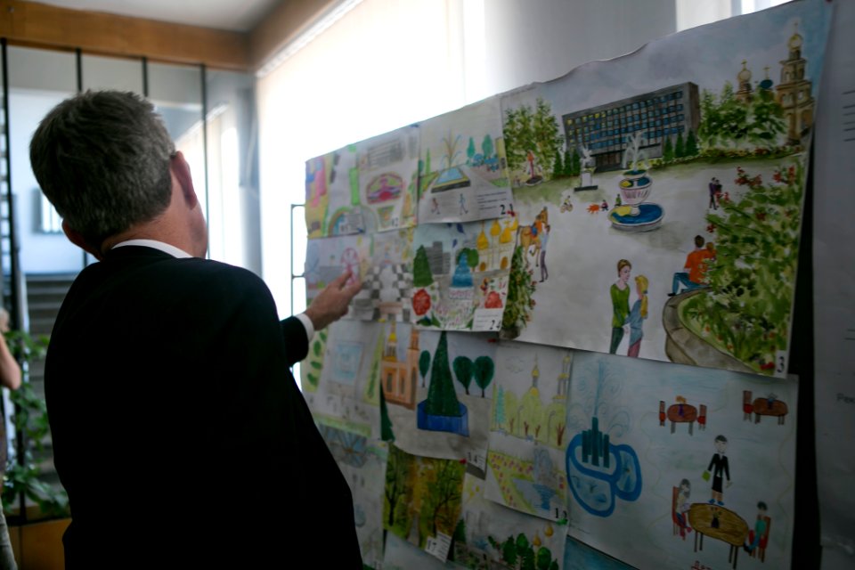 U.S. Ambassador to Ukraine Geoffrey Pyatt and U.S. Ambassador to the OSCE Daniel Baer Travel to Donetsk Oblast, July 30, 2015 (20171960295)
