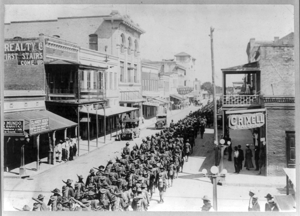 U.S. Army - 4th Infantry arriving in Brownsville, Texas LCCN2002707186