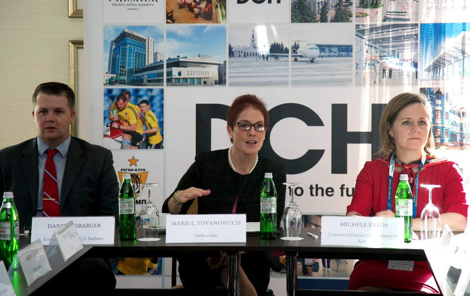 U.S. Ambassador Marie L. Yovanovitch travels to Kharkiv, Roundtable with business and financial leaders, September 23, 2016 (29815666600)