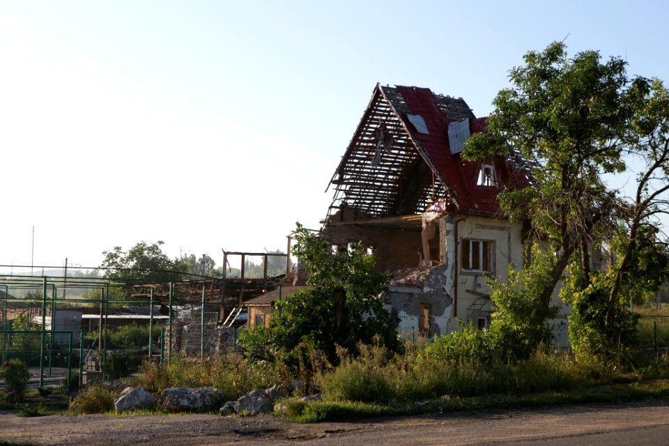 U.S. Ambassador to Ukraine Geoffrey Pyatt and U.S. Ambassador to the OSCE Daniel Baer Travel to Donetsk Oblast, July 30, 2015 (20177603641)