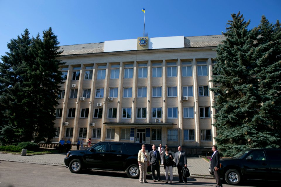 U.S. Ambassador to Ukraine Geoffrey Pyatt and U.S. Ambassador to the OSCE Daniel Baer Travel to Donetsk Oblast, July 30, 2015 (19983947020)